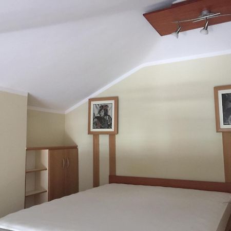 Villa Sara Guesthouse Sveti Stefan Pokoj fotografie