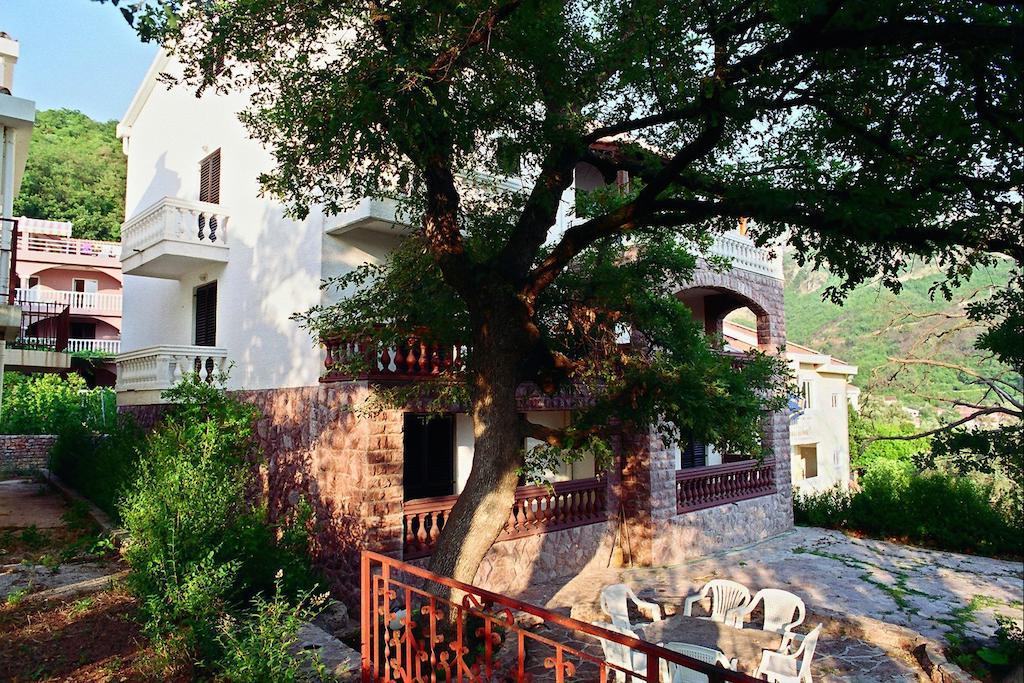 Villa Sara Guesthouse Sveti Stefan Exteriér fotografie