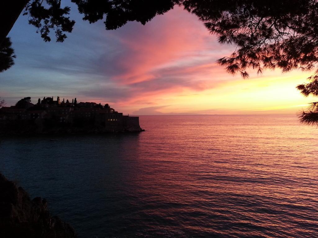 Villa Sara Guesthouse Sveti Stefan Exteriér fotografie