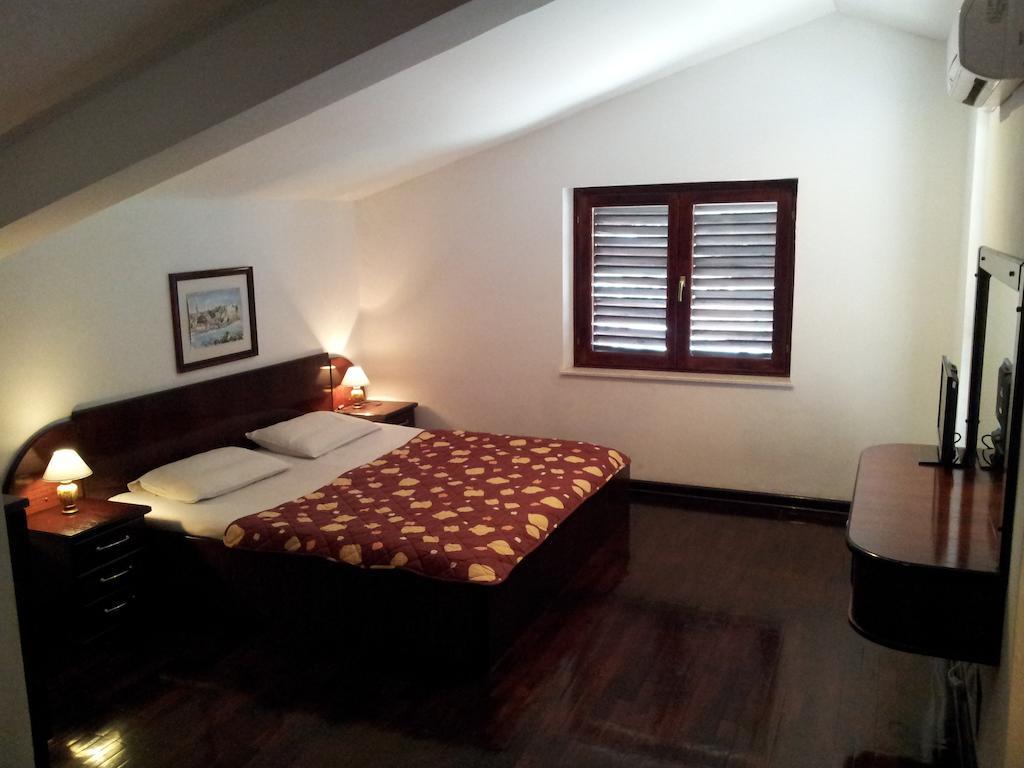 Villa Sara Guesthouse Sveti Stefan Pokoj fotografie
