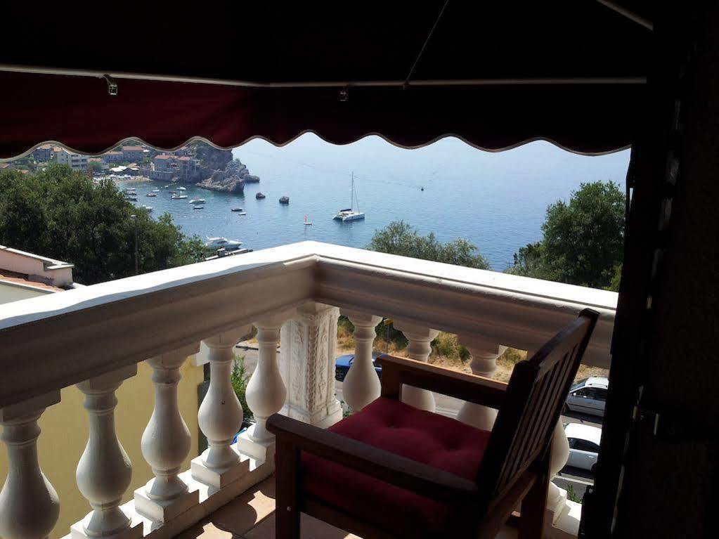 Villa Sara Guesthouse Sveti Stefan Exteriér fotografie